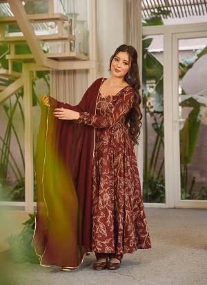 Garb These Beautiful Looking Readymade Suits.These Top Are Muslin And Bottom is Fabricated On Muslin And Georgette Dupatta.Its Beautified With Designer Digital Printed.
