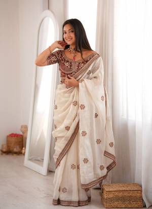 Looking These Fancy Party Wear Saree in Fine Colored.These Saree Are Fendy Satin And Blouse is Fendy Satin Fabricated.Its Beautified With Heavy Designer Embroidery Work.