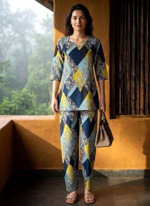 Looking These Beautiful Looking Readymade Co Ord Top And Bottom.These Top And Bottom is Fabricated On Rayon Blend.Its Beautified With Designer Printed.