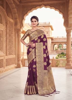 Garb These Fastival And Party Wear Saree in Fine Colored.These Saree And Blouse is Fabricated On Heavy Viscose Silk.Its Beautified With Heavy Weaving Jari Designer.