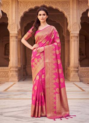 Garb These Fastival And Party Wear Saree in Fine Colored.These Saree And Blouse is Fabricated On Heavy Viscose Silk.Its Beautified With Heavy Weaving Jari Designer.