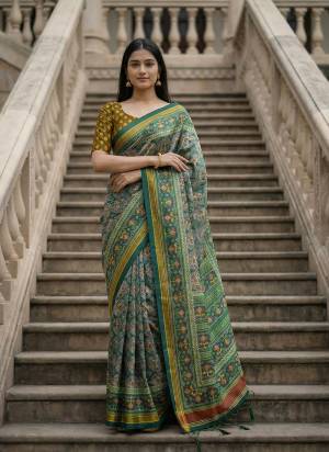 Garb These Fancy Party Wear Saree in Fine Colored.These Saree Are Assam Silk And Blouse is Art Silk Fabricated.Its Beautified With Designer Printed.