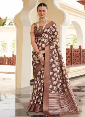 Looking These Fancy Party Wear Saree in Fine Colored.These Saree Are Dola Silk And Blouse is Dola Silk Fabricated.Its Beautified With Woven Patta Designer, Printed,Embroidery Work.