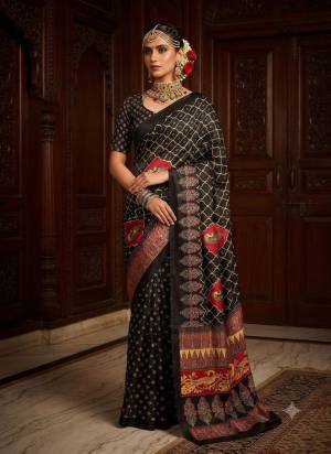 Attractive These Fastive And Party Wear Saree in Fine Colored.These Saree And Blouse is Fabricated On Crepe Silk.Its Beautified With Designer Digital Printed.