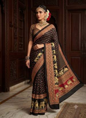 Attractive These Fastive And Party Wear Saree in Fine Colored.These Saree And Blouse is Fabricated On Crepe Silk.Its Beautified With Designer Digital Printed.
