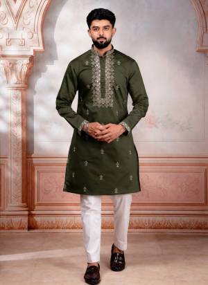 For A festive And Party Wear,Looking These Readymade Kurta With Payjama in Fine Colored.These Kurta is Fabricated On Cotton And Art Silk Bottom With Designer Embroidery Work.Buy Now.