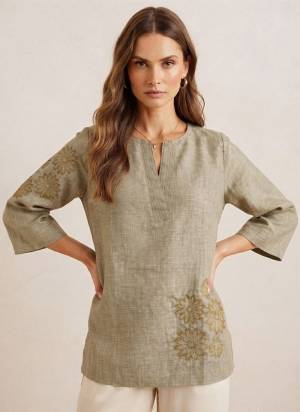 Looking These Beautiful Looking Readymade Short Tunic Top.These Top is Fabricated On Linen Cotton.Its Beautified With Designer Embroidery Work.