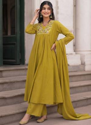 Grab These Beautiful Looking Readymade Top With Bottom With Dupatta Set.These Top And Bottom With Dupatta is Fabricated On Cotton.Its Beautified With Designer Embroidery Work.