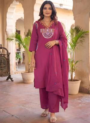 Grab These Beautiful Looking Readymade Top With Bottom With Dupatta Set.These Top And Bottom With Dupatta is Fabricated On Cotton.Its Beautified With Designer Embroidery Work.