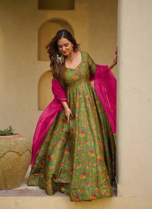 Attrective Looking These Beautiful Looking Readymade Long Gown With Dupatta.These Gown Are Silk And Organza Dupatta Fabricated.Its Beautified With Designer Digital Printed.