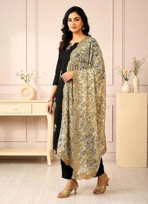Grab These Beautiful Colored Ethnic Dupatta.This Dupatta is Fabricated On Beautiful Jimmy Choo Fabric . It Is Beautified With Beautiful Digital Printed With Lace Work.