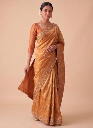 Attrective These Party Wear Saree in Fine Colored.These Saree Are Banarasi Silk And Blouse is Banarasi Silk Fabricated.Its Beautified With Woven Lahariya Designer With Hand Work.