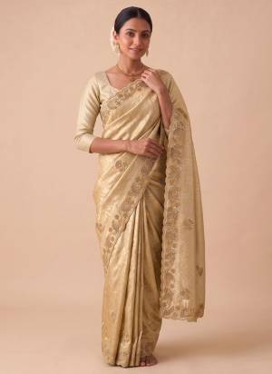 Attrective These Party Wear Saree in Fine Colored.These Saree Are Banarasi Silk And Blouse is Banarasi Silk Fabricated.Its Beautified With Woven Lahariya Designer With Hand Work.
