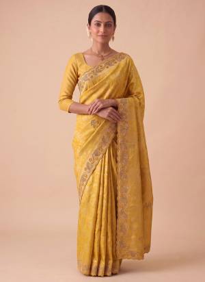 Attrective These Party Wear Saree in Fine Colored.These Saree Are Banarasi Silk And Blouse is Banarasi Silk Fabricated.Its Beautified With Woven Lahariya Designer With Hand Work.
