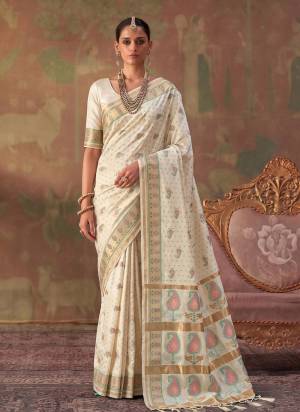 Looking These Fastive And Party Wear Saree in Fine Colored.These Saree And Blouse is Fabricated On Soft Silk.Its Beautified With Weaving Jacquard Designer.
