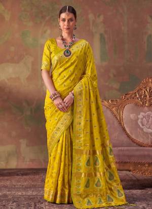 Looking These Fastive And Party Wear Saree in Fine Colored.These Saree And Blouse is Fabricated On Soft Silk.Its Beautified With Weaving Jacquard Designer.