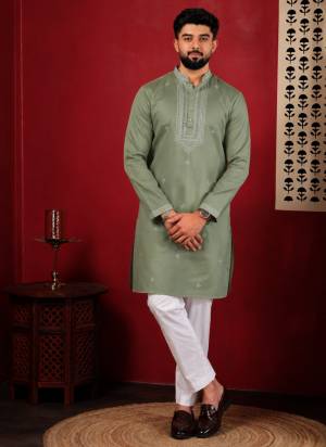 For A festive And Party Wear,Looking These Readymade Kurta With Payjama in Fine Colored.These Kurta is Fabricated On Cotton And Art Silk Bottom With Designer Embroidery Work.Buy Now.