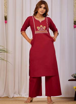 Looking These Suit in Fine Colored Pair With Bottom.These Top Are Dhabu Cotton And Bottom Are Fabricated On Dhabu Cotton Pair.Its Beautified With Designer Printed.