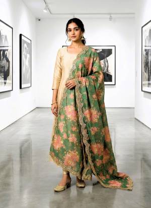 Looking These Beautiful Colored Ethnic Dupatta.This Dupatta is Fabricated On Beautiful Art Silk Fabric . It Is Beautified With Beautiful Digital Printed With Lace Work.