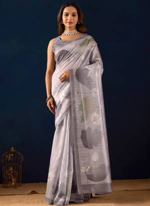 Looking These Party Wear Ready To Wear Saree in Fine Colored.These Saree Are Jute Silk And Blouse is Jute Silk Fabricated.Its Beautified With Designer Printed.