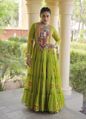 Garb These Beautiful Looking Navratri Readymade Long Gown.These Gown Are Faux Georgette Fabricated.Its Beautified With Bandhani Printed With Kutchi Patch Work.
