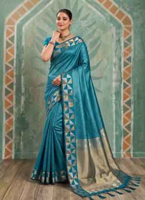 Garb These Fastive And Party Wear Saree in Fine Colored.These Saree And Blouse is Fabricated On Art Silk.Its Beautified With Weaving Jacquard Designer.
