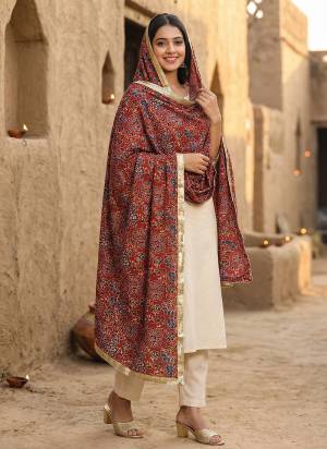 Grab These Beautiful Colored Ethnic Dupatta.This Dupatta is Fabricated On Beautiful Cotton Fabric . It Is Beautified With Beautiful Designer Ajarkh Dabbu Printed,Gold Patta Lace.