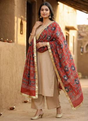 Grab These Beautiful Colored Ethnic Dupatta.This Dupatta is Fabricated On Beautiful Cotton Fabric . It Is Beautified With Beautiful Designer Ajarkh Dabbu Printed,Gold Patta Lace.