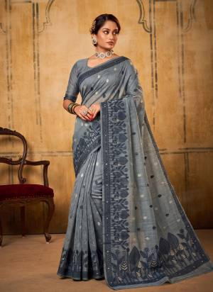 Attrective These Fastive And Party Wear Saree in Fine Colored.These Saree And Blouse is Fabricated On Cotton.Its Beautified With Weaving Thread Designer.