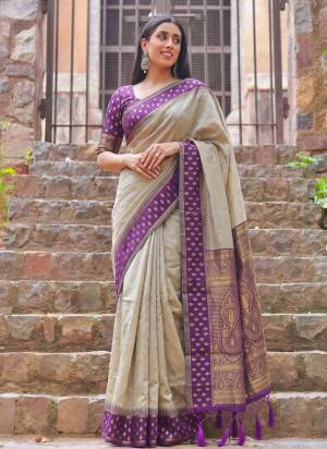 Attractive These Fastive And Party Wear Saree in Fine Colored.These Saree And Blouse is Fabricated On Cotton.Its Beautified With Weaving Jacquard Designer.