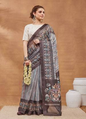 Looking These Party Wear Ready To Wear Saree in Fine Colored.These Saree Are Silk Blend And Blouse is Silk Blend Fabricated.Its Beautified With Designer Printed.