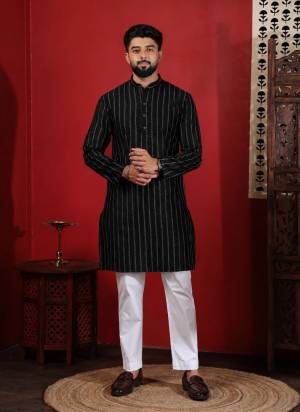 For A festive And Party Wear,Looking These Readymade Kurta With Payjama in Fine Colored.These Kurta is Fabricated On Cotton And Art Silk Bottom With Woven Designer.Buy Now.