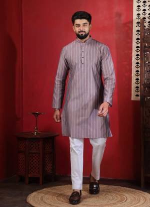 For A festive And Party Wear,Looking These Readymade Kurta With Payjama in Fine Colored.These Kurta is Fabricated On Cotton And Art Silk Bottom With Woven Designer.Buy Now.