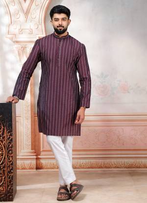 For A festive And Party Wear,Looking These Readymade Kurta With Payjama in Fine Colored.These Kurta is Fabricated On Cotton And Art Silk Bottom With Woven Designer.Buy Now.