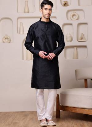 For A festive And Party Wear,Looking These Readymade Kurta With Payjama in Fine Colored.These Kurta is Fabricated On Silk Blend And Art Silk Bottom With Woven Jari Designer.Buy Now.
