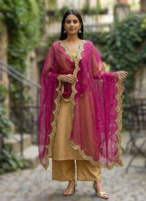 Looking These Beautiful Colored Ethnic Dupatta.This Dupatta is Fabricated On Beautiful Organza Fabric . It Is Beautified With Beautiful Designer Sequance Embroidery Work Lace Border.