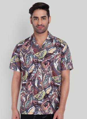 Attractive These Fancy Readymade Short Shirt in Fine Colored.These Short Shirt is Fabricated On Cotton Blend With Designer Printed.Buy Now.