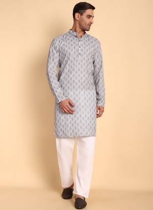 For A festive And Party Wear,Looking These Readymade Kurta With Payjama in Fine Colored.These Kurta is Fabricated On Cotton And Art Silk Bottom With Designer Printed.Buy Now.