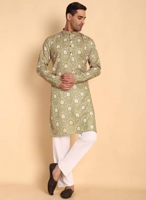 For A festive And Party Wear,Looking These Readymade Kurta With Payjama in Fine Colored.These Kurta is Fabricated On Cotton And Art Silk Bottom With Designer Printed.Buy Now.