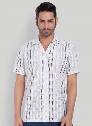 Looking These Fancy Readymade Short Shirt in Fine Colored.These Short Shirt is Fabricated On Cotton Blend With Designer Printed.Buy Now.