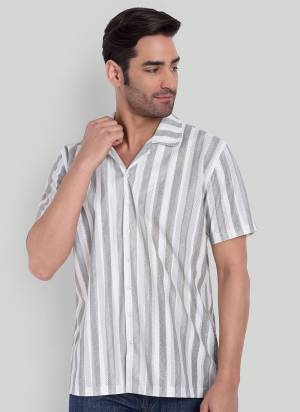 Looking These Fancy Readymade Short Shirt in Fine Colored.These Short Shirt is Fabricated On Cotton Blend With Designer Printed.Buy Now.