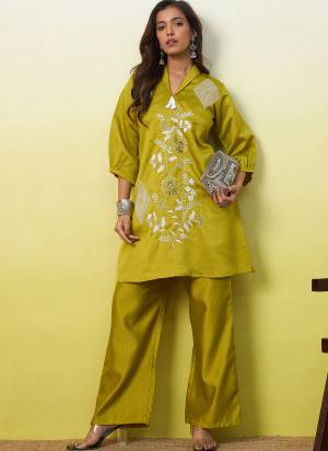 Attractive These Beautiful Party Wear Readymade Co Ord Top With Bottom.These Dress is Fabricated On Top And Bottom Are Viscose Rayon.Its Beautified With Designer Embroidery Work.