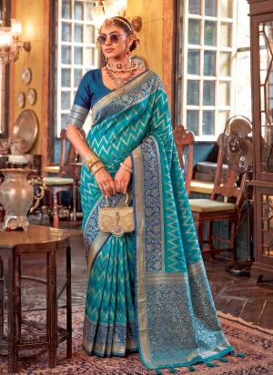 Garb These Fastive And Party Wear Saree in Fine Colored.These Saree And Blouse is Fabricated On Silk.Its Beautified With Weaving Jari Designer.