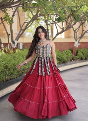 Looking These Navratri Wear Lehenga Choli in Fine Colored. These Lehenga Are Kora Cotton And Blouse Are Kora Cotton Fabricated. It is Beautified With Designer Kutchi Patch Work.