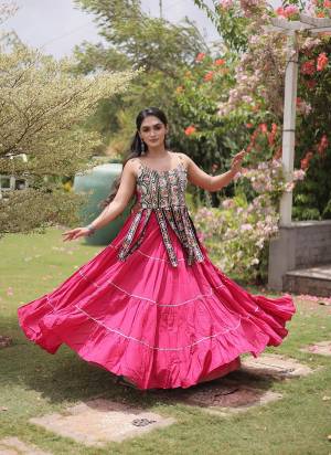 Looking These Navratri Wear Lehenga Choli in Fine Colored. These Lehenga Are Kora Cotton And Blouse Are Kora Cotton Fabricated. It is Beautified With Designer Kutchi Patch Work.