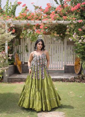 Looking These Navratri Wear Lehenga Choli in Fine Colored. These Lehenga Are Kora Cotton And Blouse Are Kora Cotton Fabricated. It is Beautified With Designer Kutchi Patch Work.