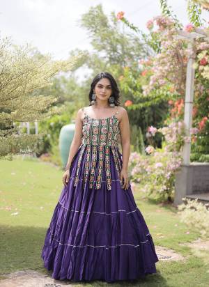 Looking These Navratri Wear Lehenga Choli in Fine Colored. These Lehenga Are Kora Cotton And Blouse Are Kora Cotton Fabricated. It is Beautified With Designer Kutchi Patch Work.