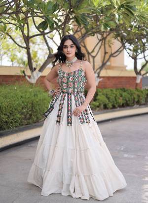 Looking These Navratri Wear Lehenga Choli in Fine Colored. These Lehenga Are Kora Cotton And Blouse Are Kora Cotton Fabricated. It is Beautified With Designer Kutchi Patch Work.