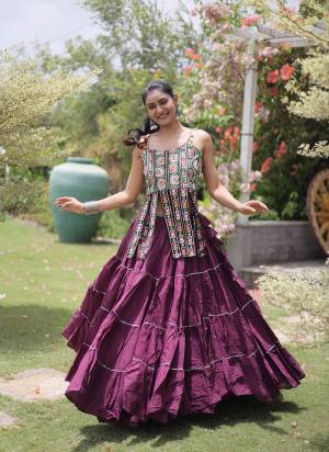 Looking These Navratri Wear Lehenga Choli in Fine Colored. These Lehenga Are Kora Cotton And Blouse Are Kora Cotton Fabricated. It is Beautified With Designer Kutchi Patch Work.