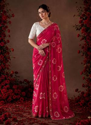 Garb These Party Wear Saree in Fine Colored.These Saree Are Chiffon And Blouse is Silk Blend Fabricated.Its Beautified With Floral Printed With Embroidery Work Lace Border And Blouse Designer.